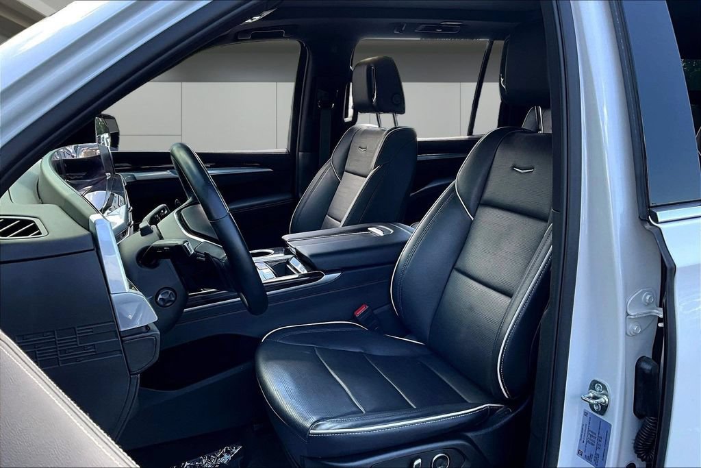 Certified 2025 Cadillac Escalade ESV Premium Luxury AWD/4WD image 21