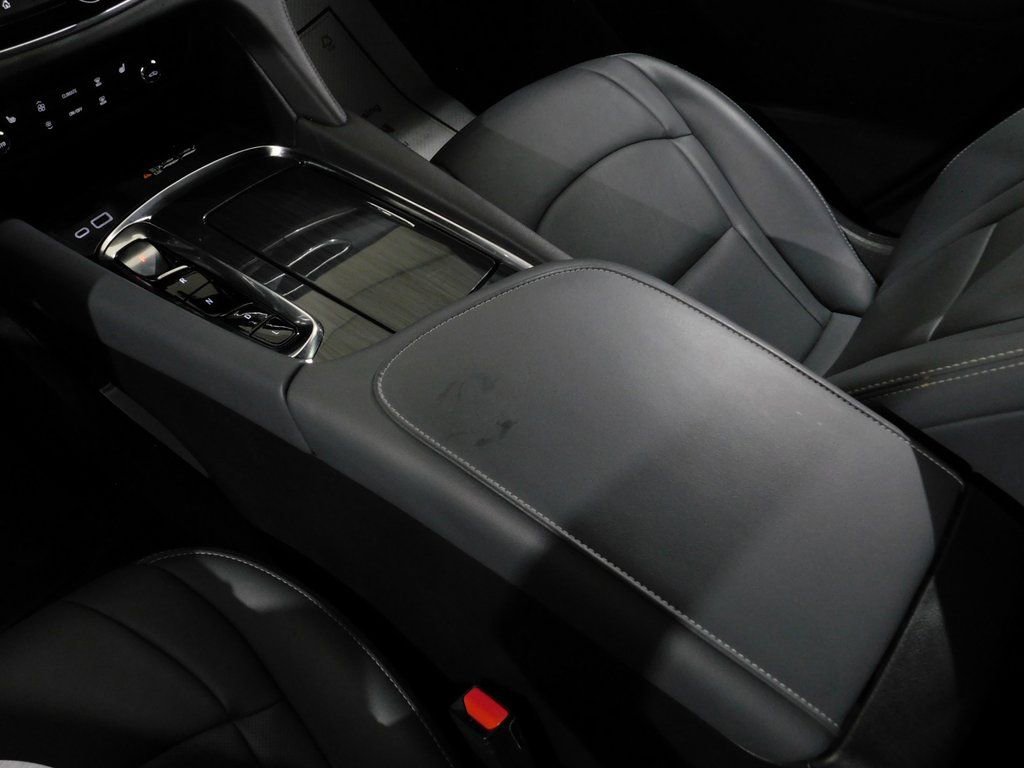 Used 2024 Buick Enclave Essence image 69