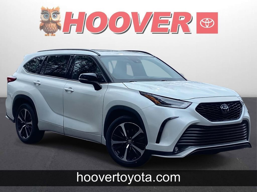 Used 2022 Toyota Highlander XSE image 1