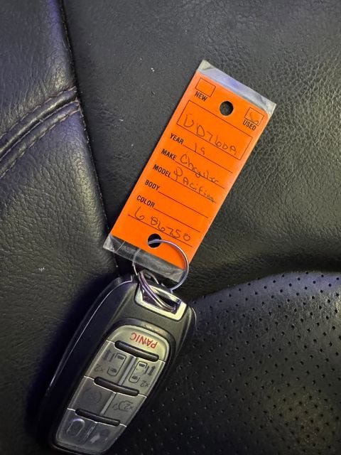 Used 2019 Chrysler Pacifica Touring-L FWD image 19