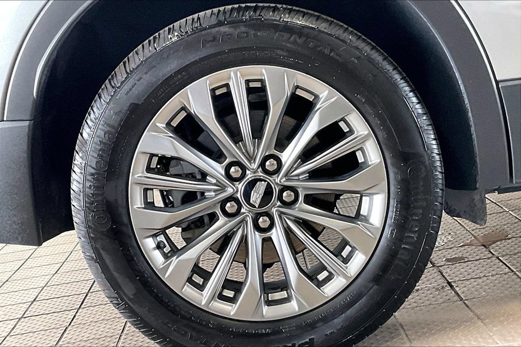 Used 2025 Cadillac XT4 Premium Luxury FWD image 35