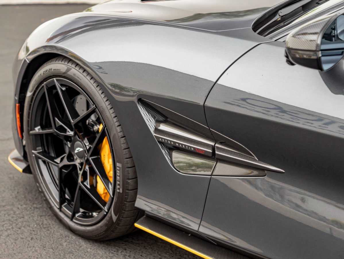 Used 2025 Aston Martin Vanquish image 9