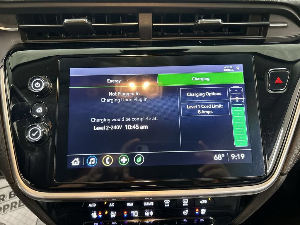 Used 2022 Chevrolet Bolt EUV LT w/ Convenience Package FWD image 14