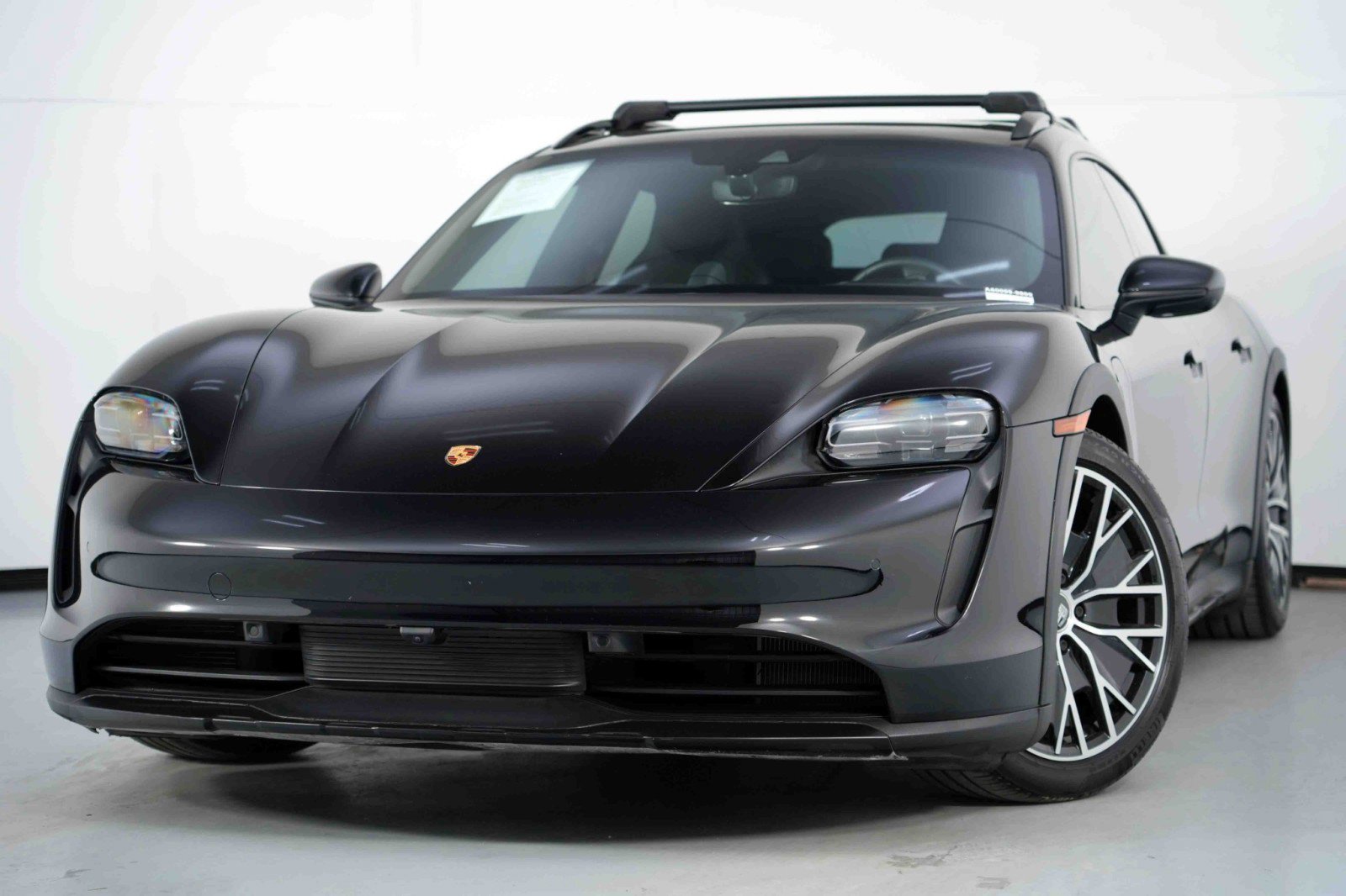 Used 2023 Porsche Taycan 4 Cross Turismo w/ Premium Package image 3