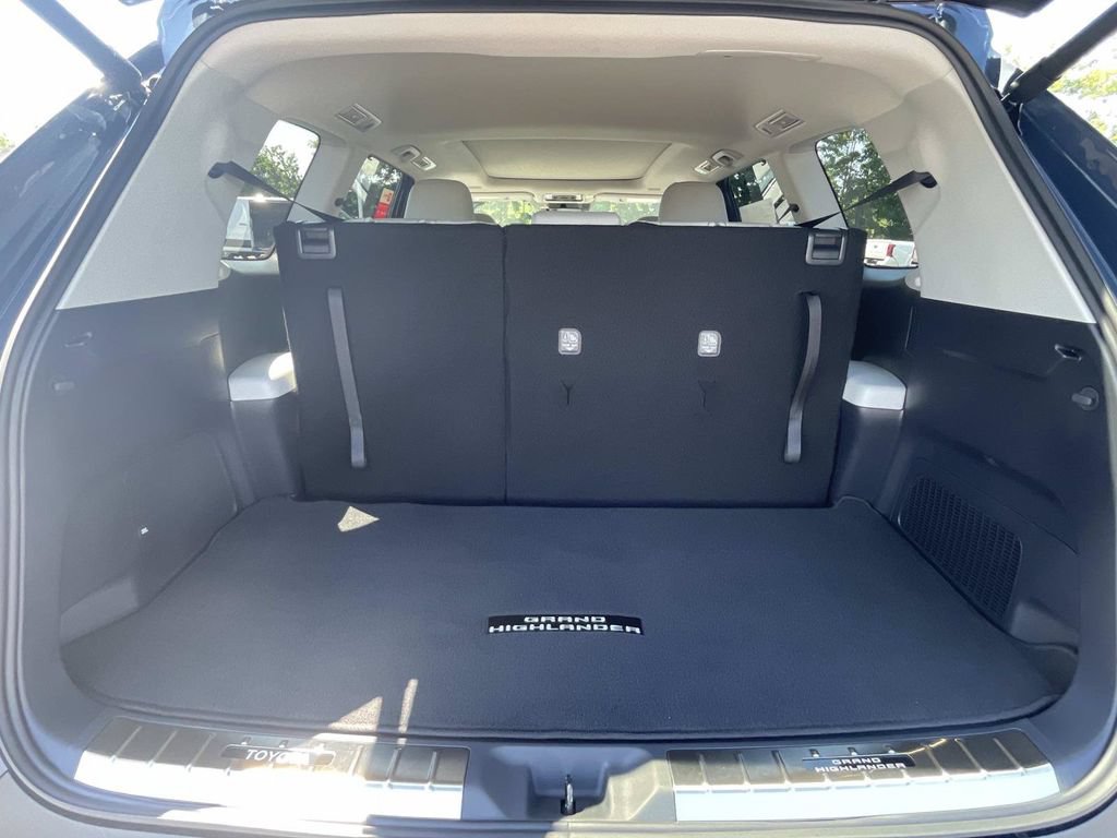 New 2026 Toyota Grand Highlander AWD image 13