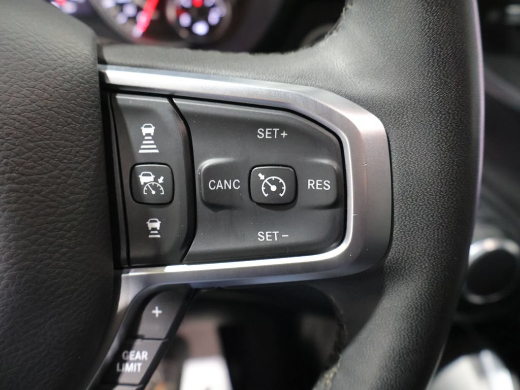 Used 2025 RAM 1500 Big Horn AWD/4WD image 31