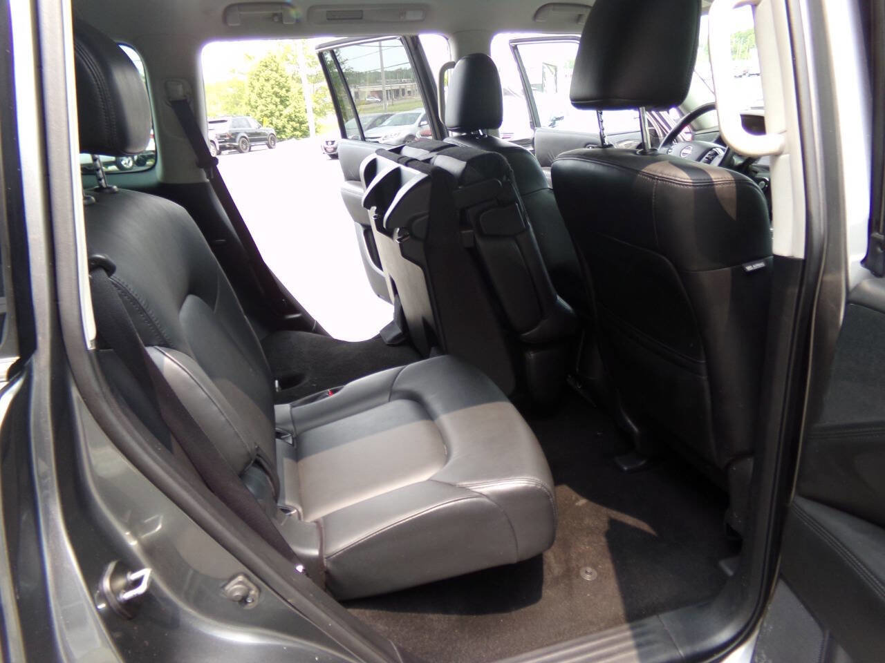 Used 2023 Nissan Armada SV image 35