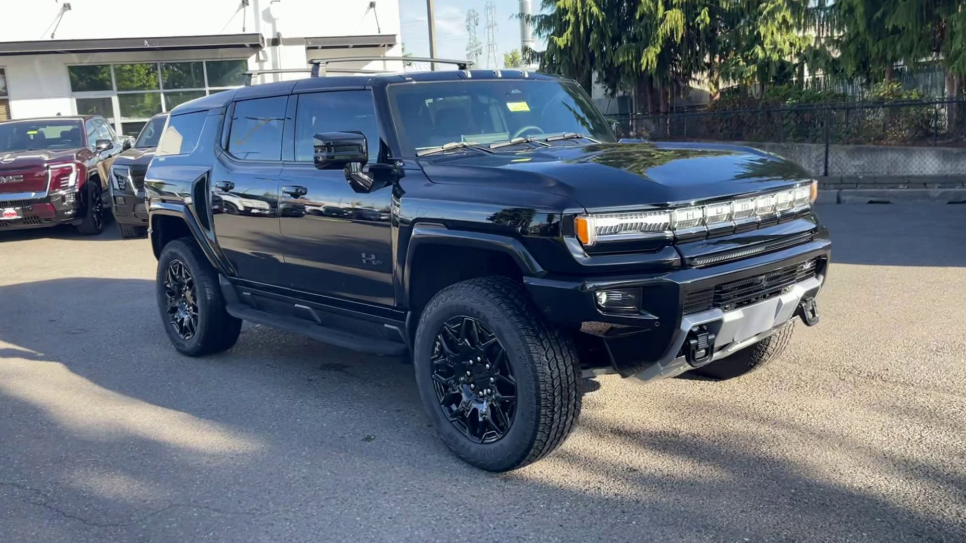New 2026 GMC Hummer EV SUV w/ LPO, Roof Cross Rail Package image 69