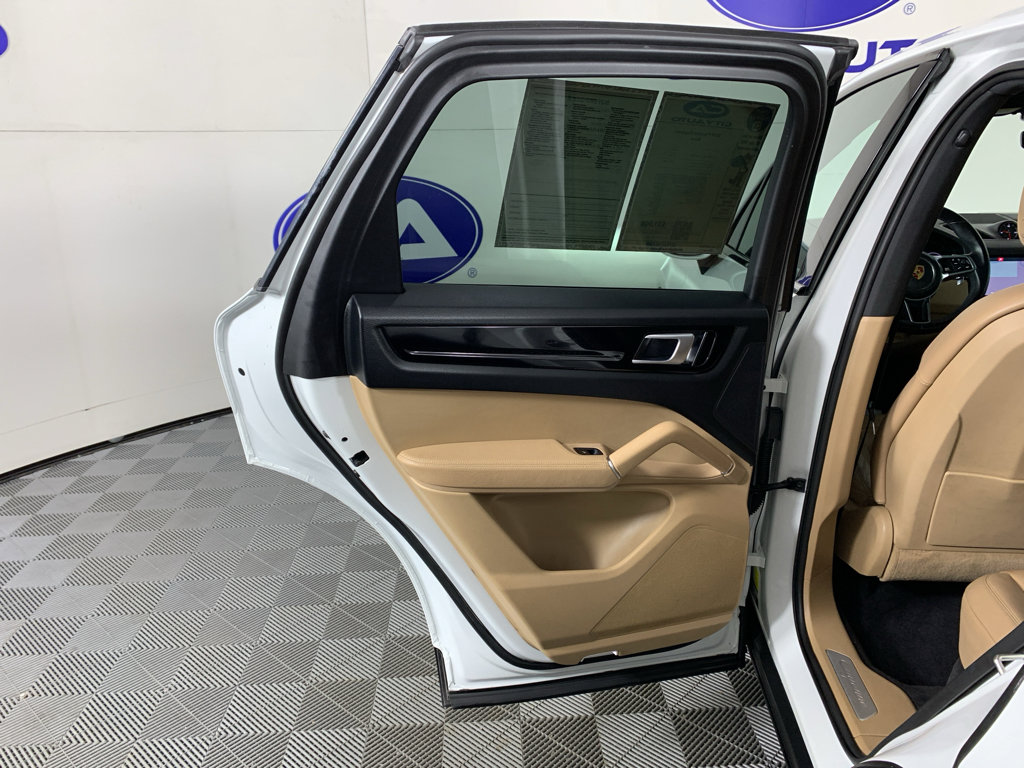 Used 2019 Porsche Cayenne image 30