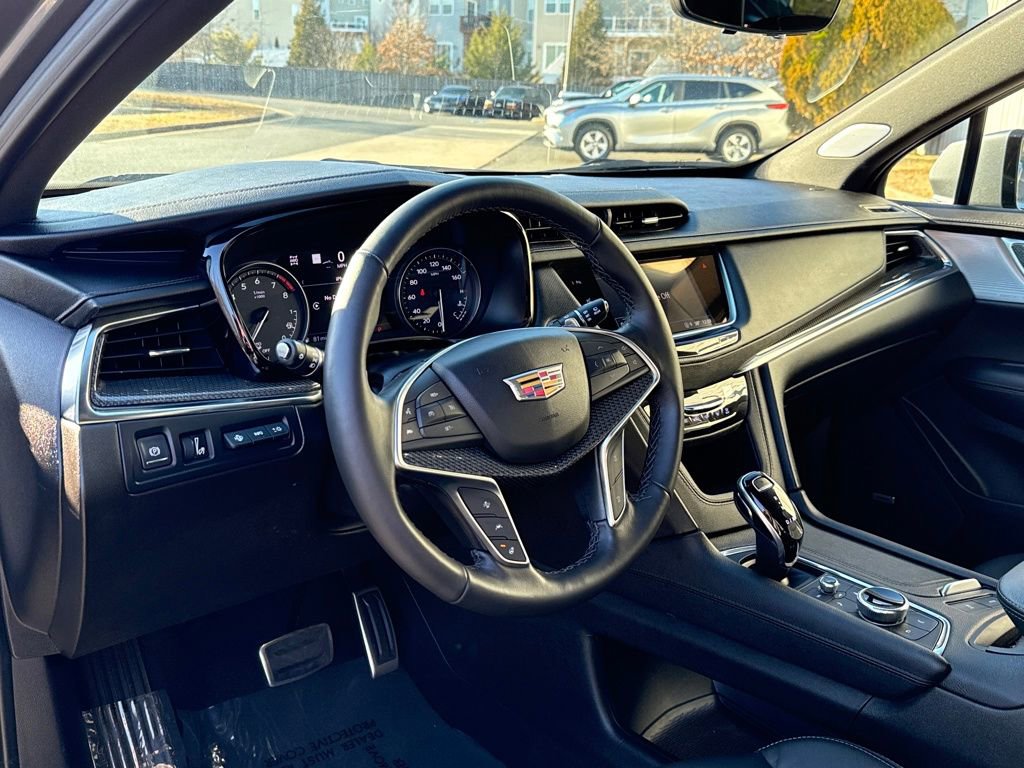 Certified 2022 Cadillac XT5 Sportv w/ Technology Package image 5