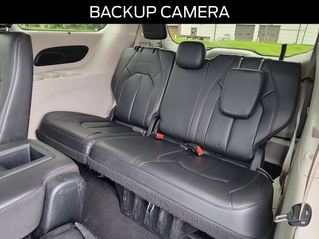 Used 2017 Chrysler Pacifica Touring-L FWD image 13