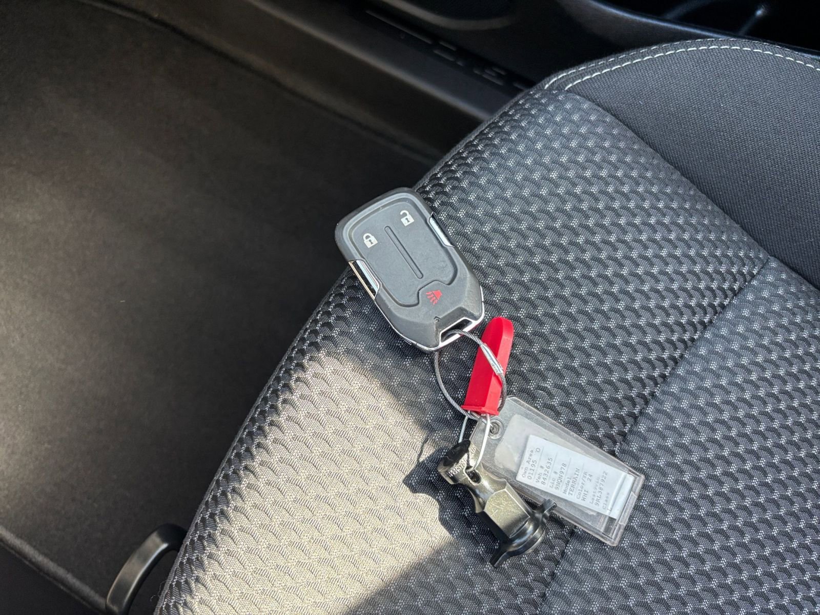 Used 2024 GMC Terrain SLE image 21