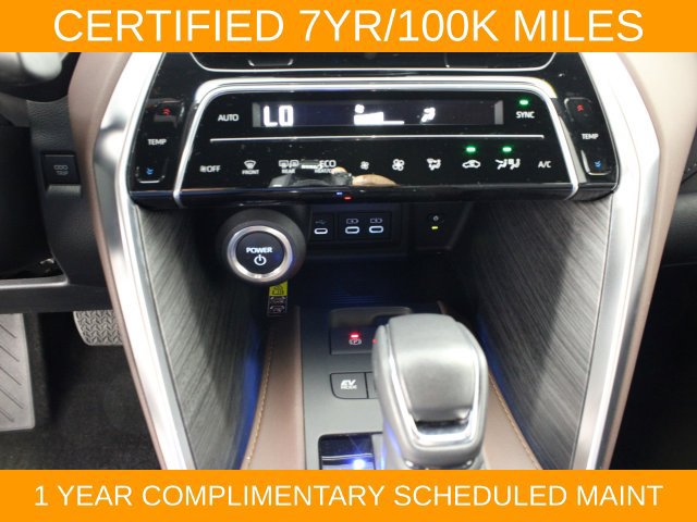 Used 2024 Toyota Venza XLE AWD/4WD image 24