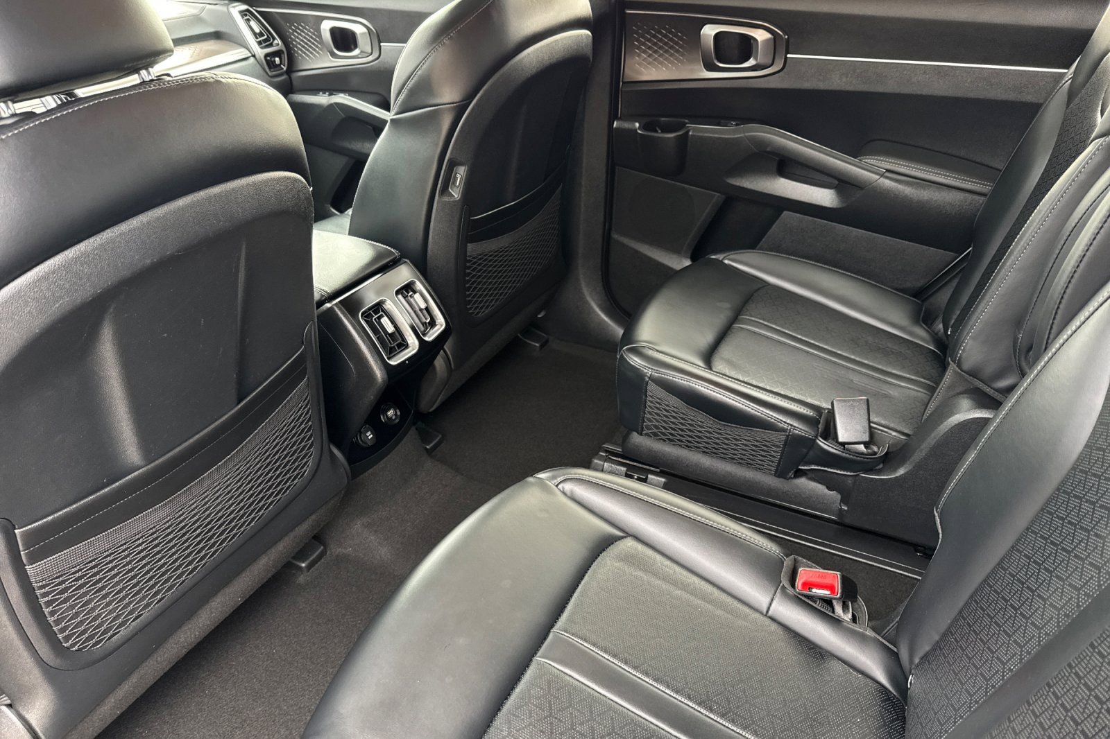 Used 2022 Kia Sorento EX image 11