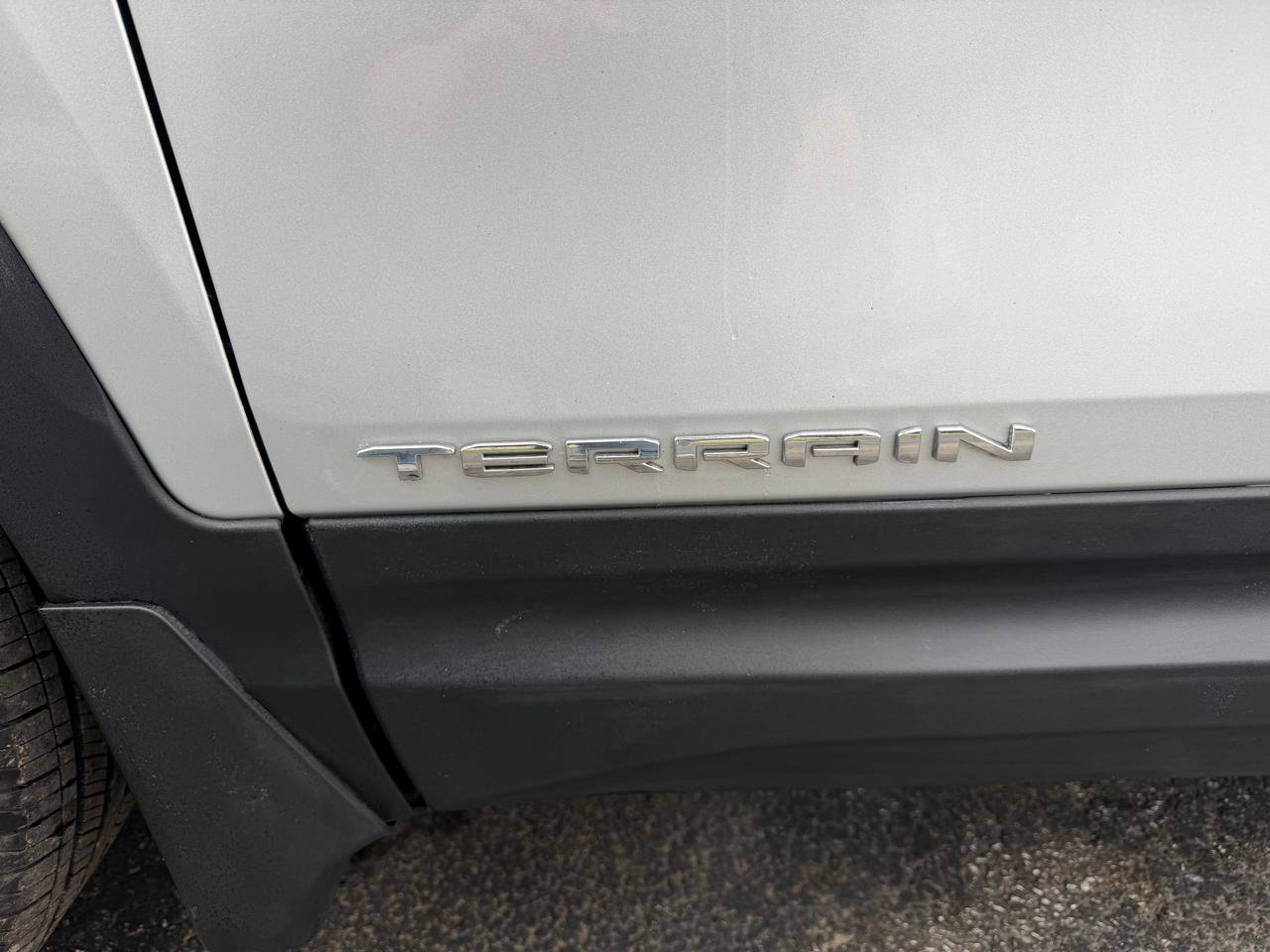 Used 2022 GMC Terrain SLE image 14