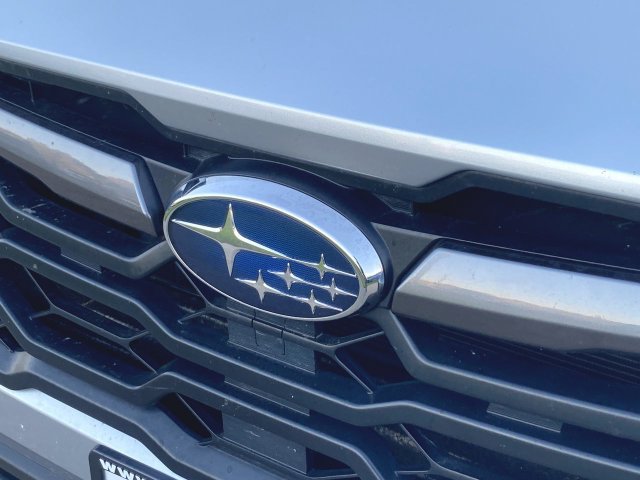 Used 2025 Subaru Crosstrek 2.5i Premium AWD/4WD image 30