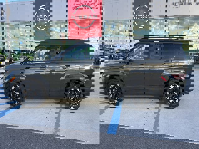 Used 2024 Hyundai Santa Fe SEL image 2