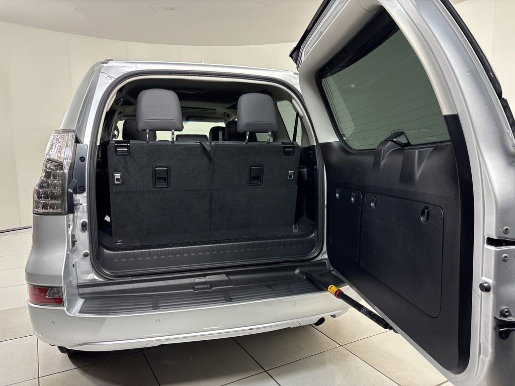 Used 2019 Lexus GX 460 w/ Navigation Package image 31