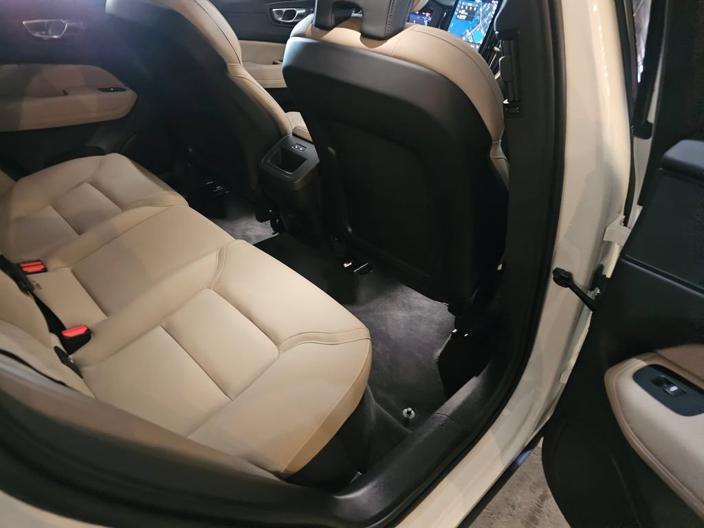Used 2026 Volvo XC60 B5 Plus w/ Protection Package Premier AWD/4WD image 9