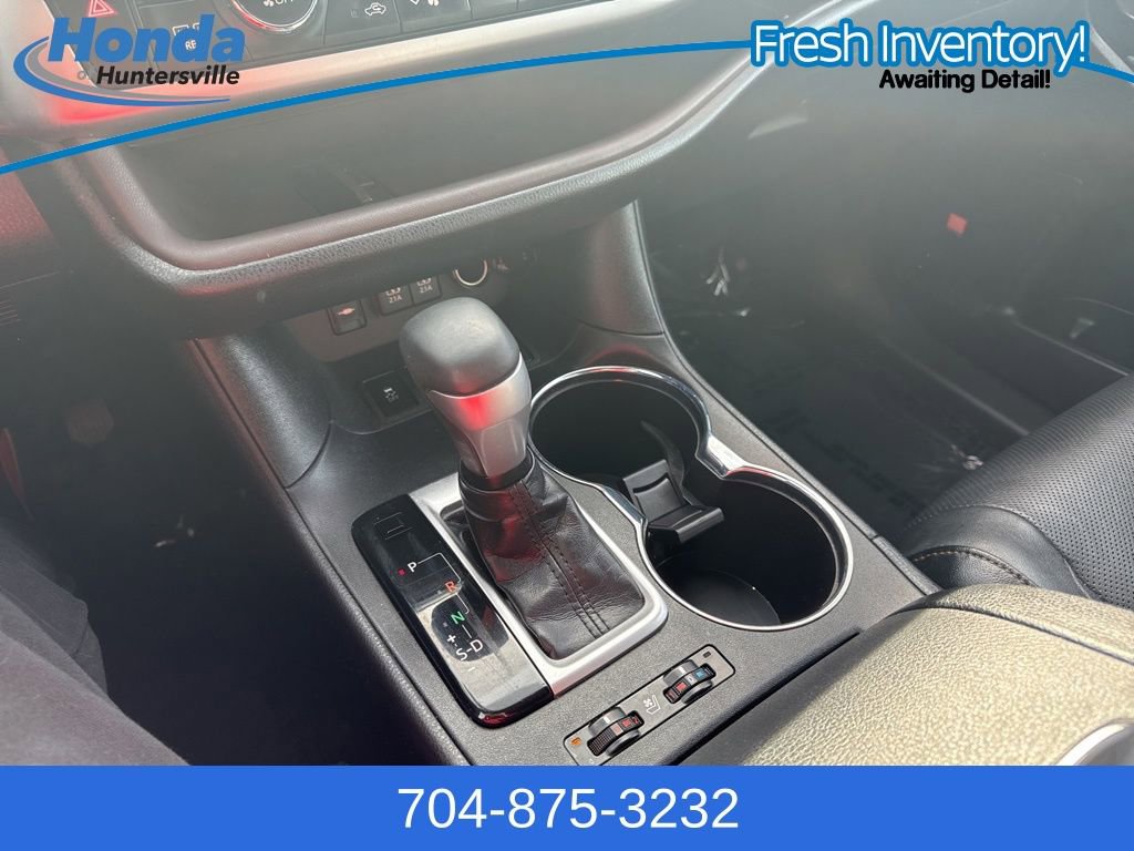 Used 2019 Toyota Highlander Limited image 29