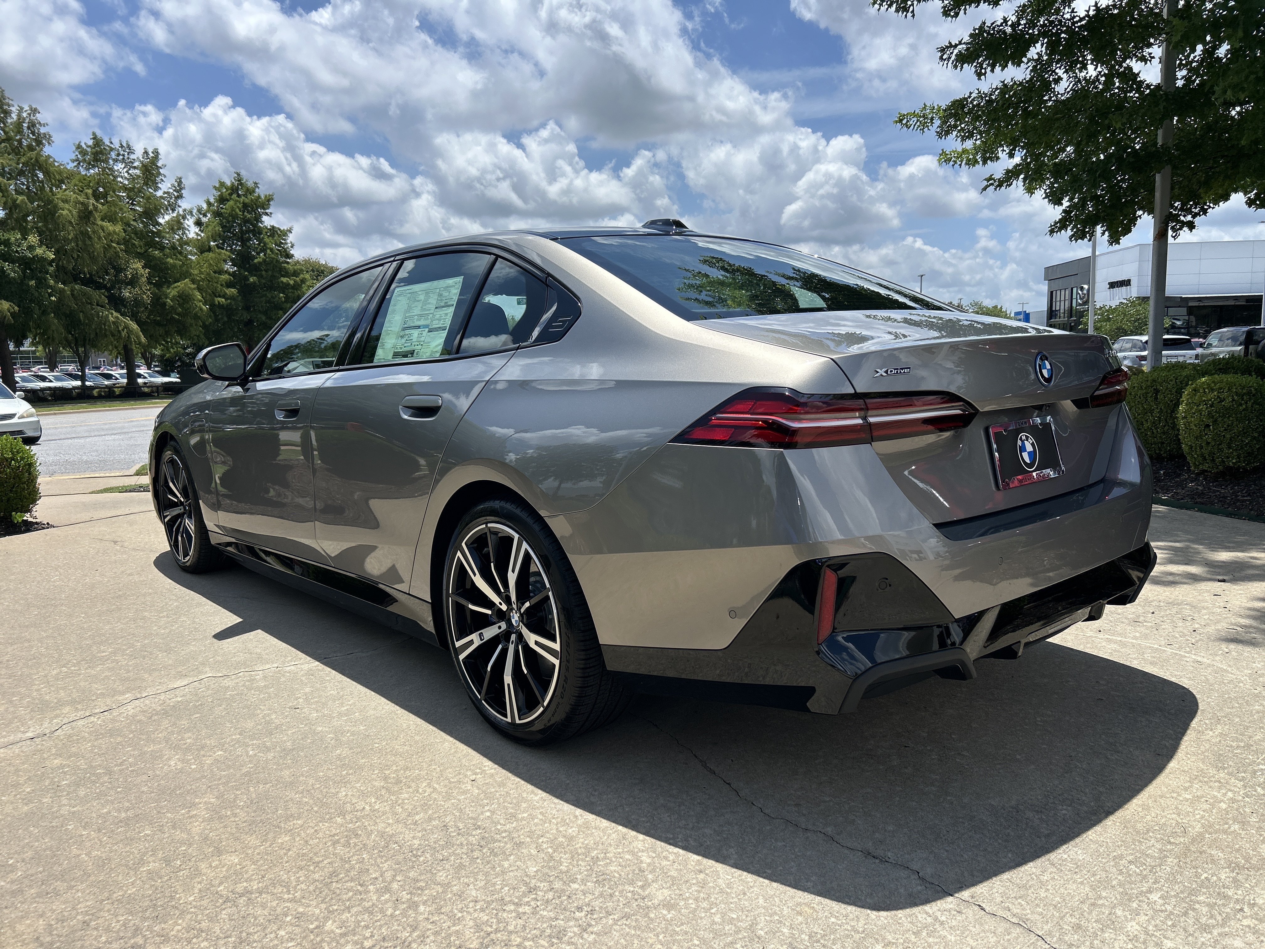 New 2026 BMW 550e xDrive AWD/4WD image 3