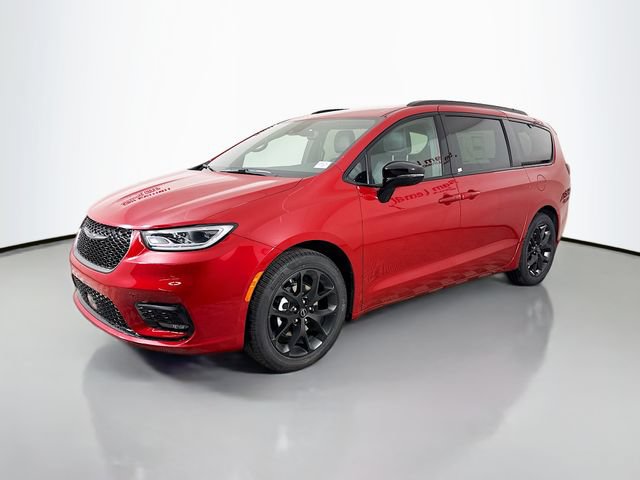 New 2026 Chrysler Pacifica Select w/ S Appearance Package FWD image 3