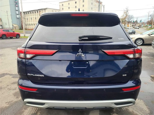 Used 2023 Mitsubishi Outlander SE image 8