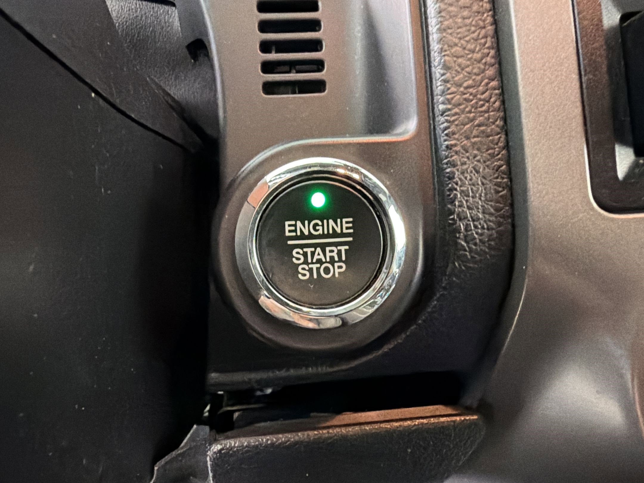 Used 2015 Ford Expedition Platinum image 25