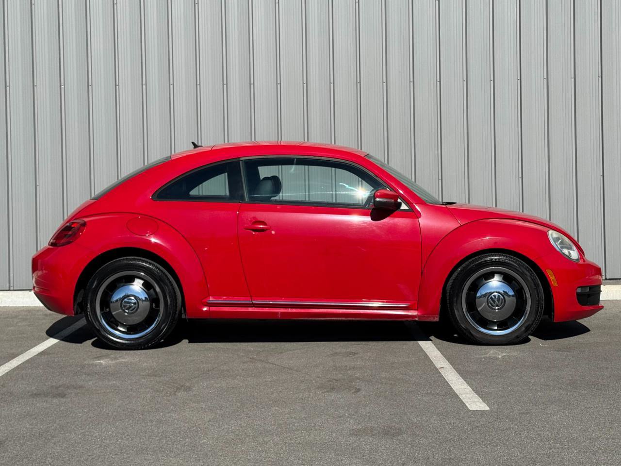 Used 2012 Volkswagen Beetle 2.5 FWD image 4