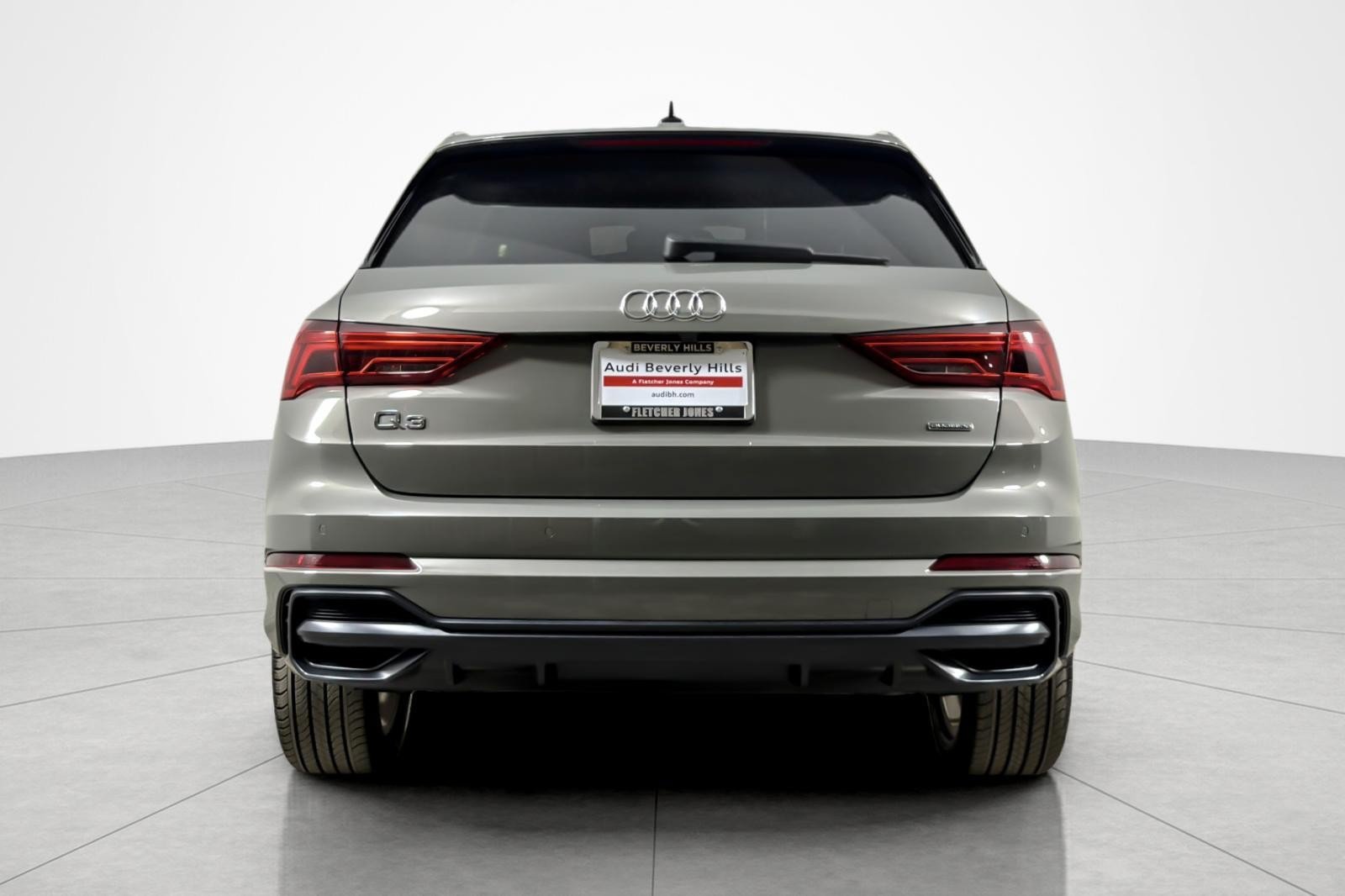 Used 2021 Audi Q3 2.0T Premium w/ Convenience Package AWD/4WD image 4