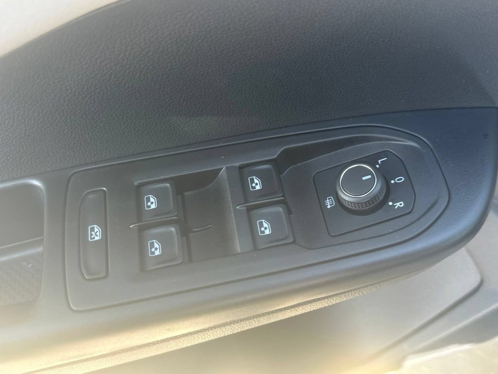 Used 2026 Volkswagen Taos SE w/ Panoramic Sunroof Package AWD/4WD image 16