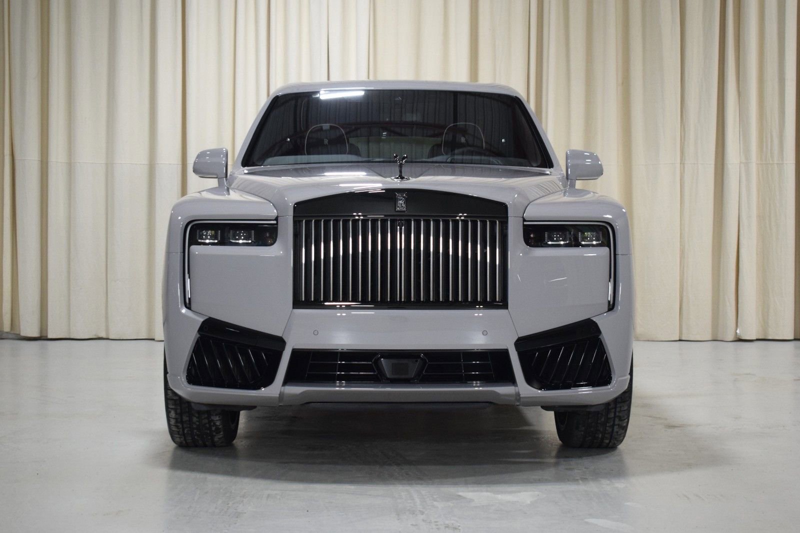 New 2026 Rolls-Royce Cullinan Black Badge AWD/4WD image 8
