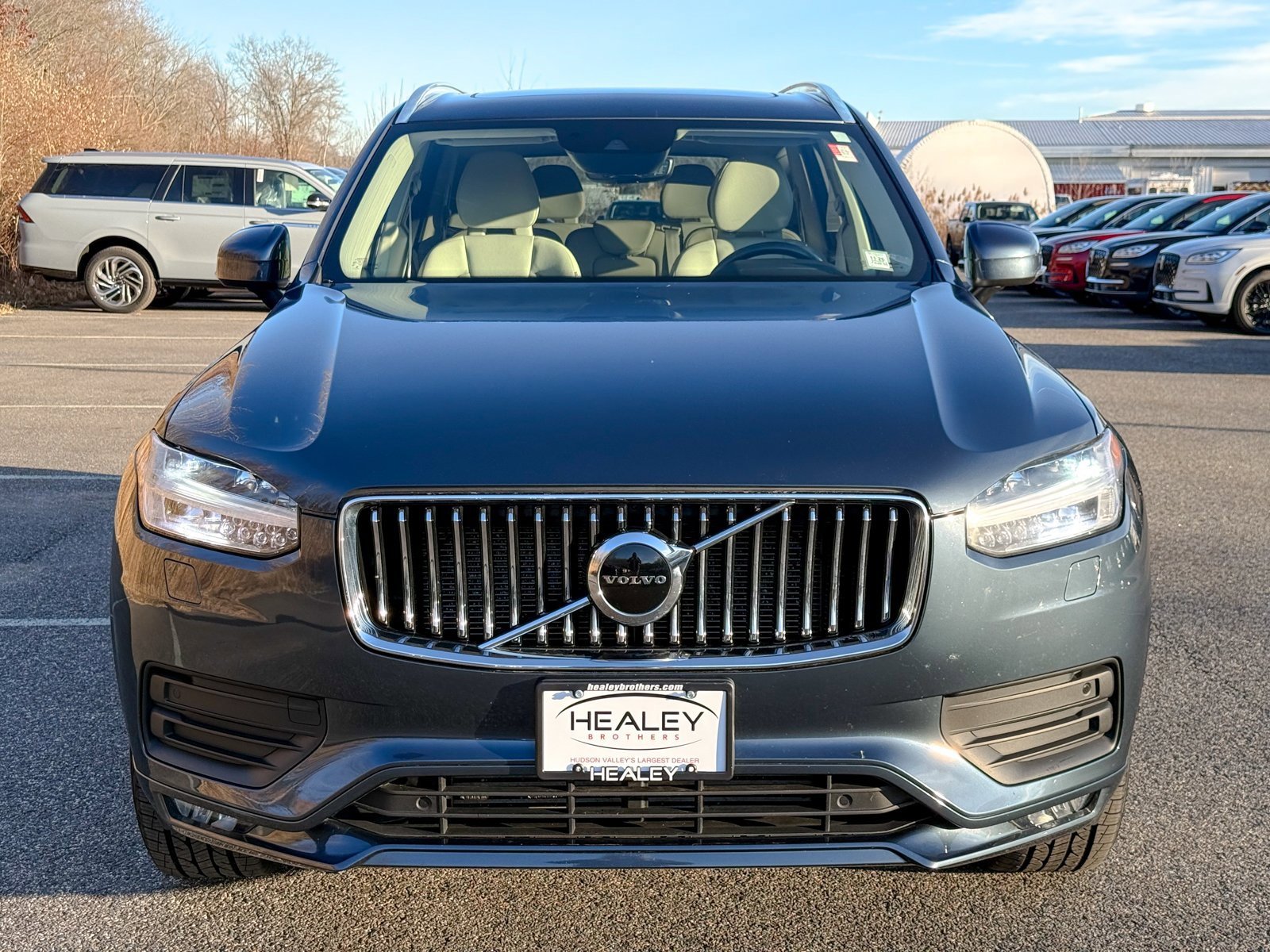 Used 2022 Volvo XC90 T5 Momentum w/ Climate Package image 2