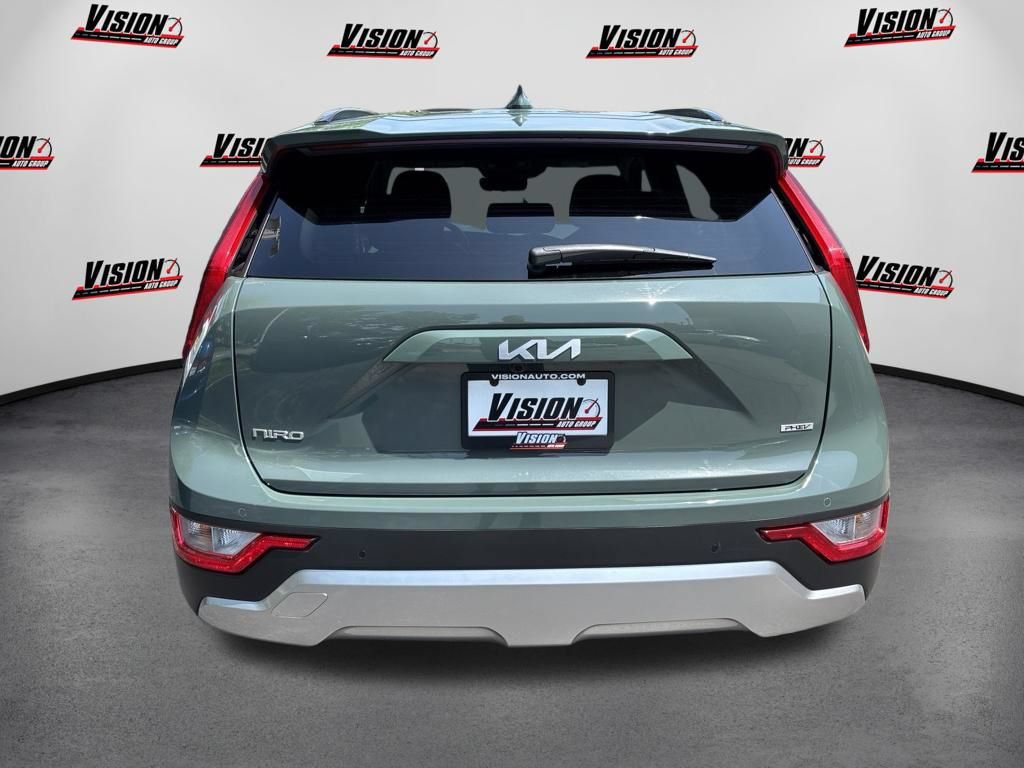 Used 2025 Kia Niro EX w/ EX Cold Weather Package FWD image 7