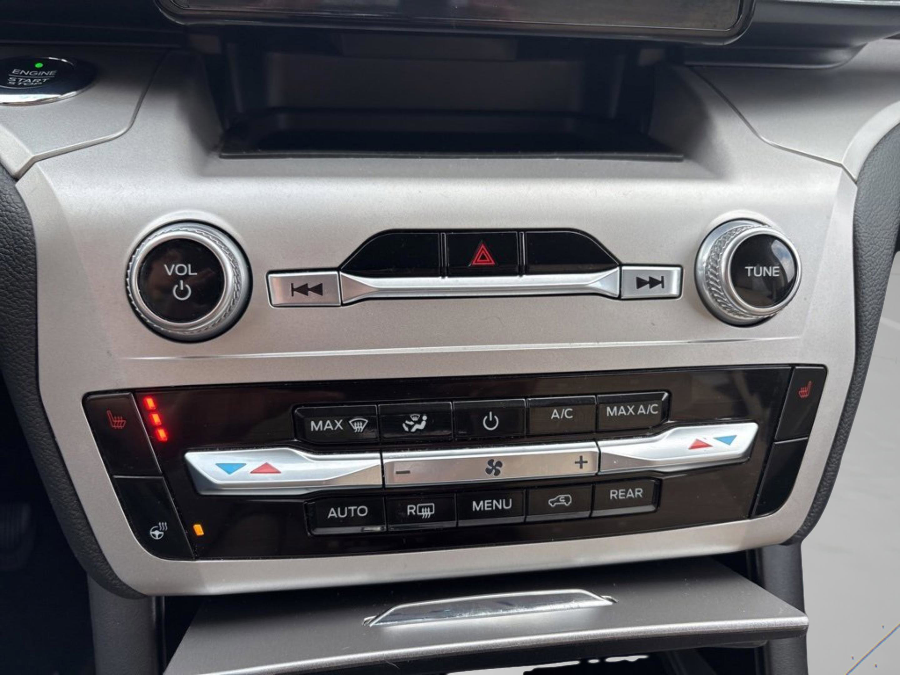 Used 2021 Ford Explorer XLT w/ Equipment Group 202A image 18