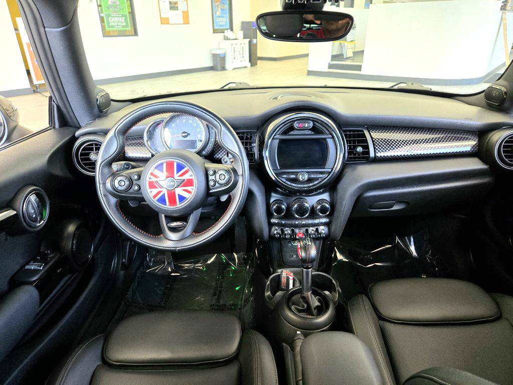 Used 2019 MINI Cooper S w/ Premium Package image 10