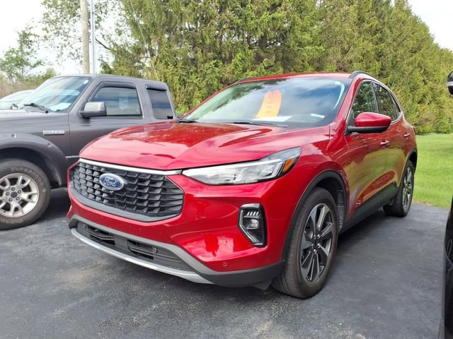 Used 2023 Ford Escape Platinum AWD/4WD image 2