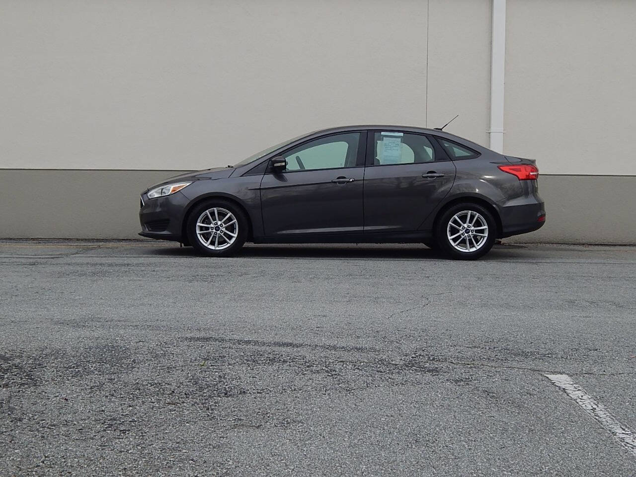 Used 2015 Ford Focus SE image 6