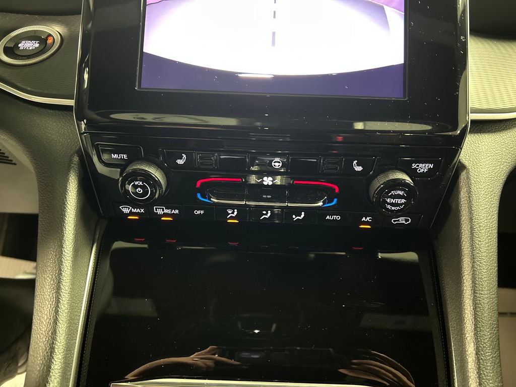 Used 2025 Jeep Grand Cherokee Altitude image 19