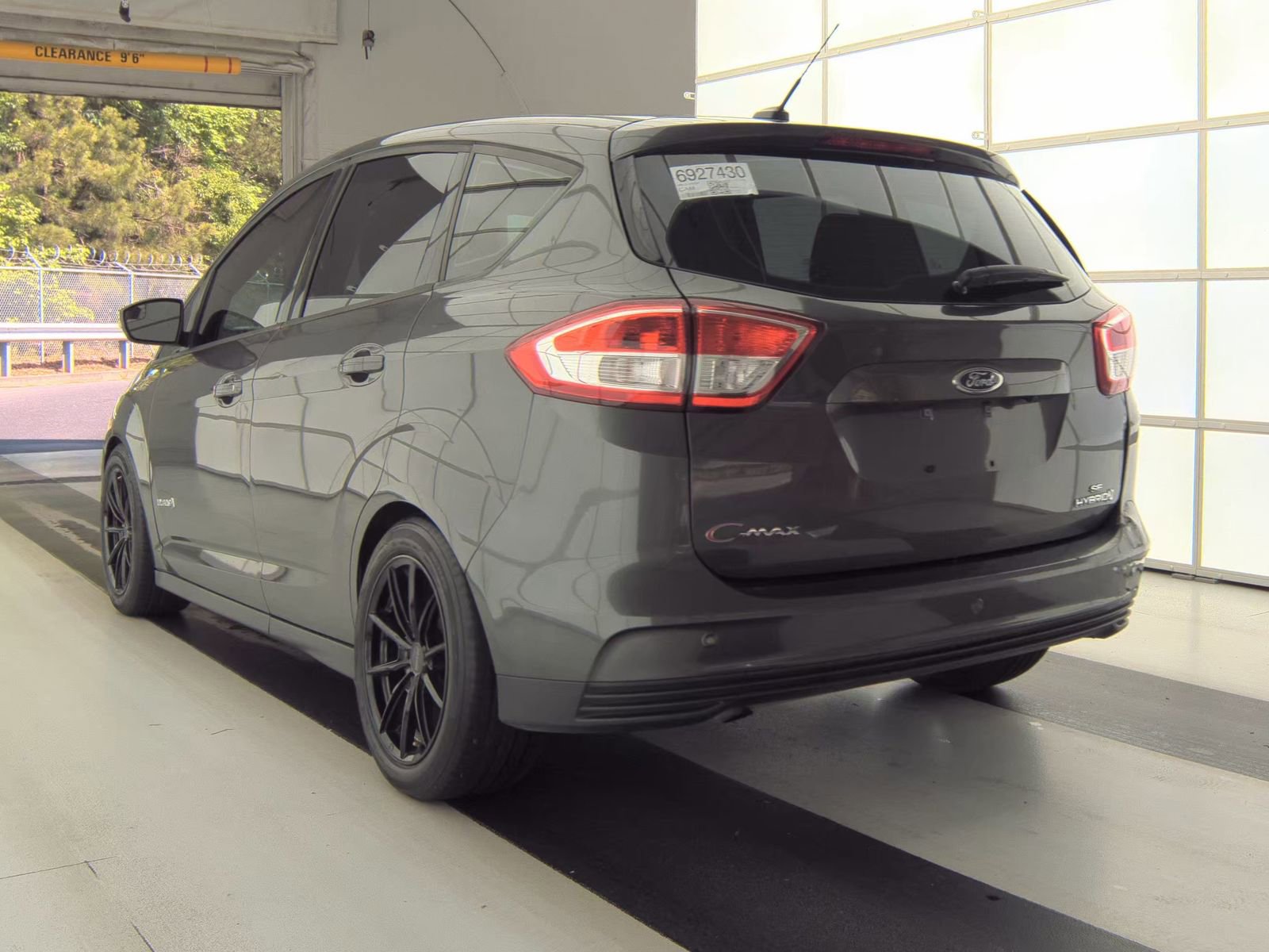 Used 2018 Ford C-MAX SE w/ Equipment Group 201A FWD image 6