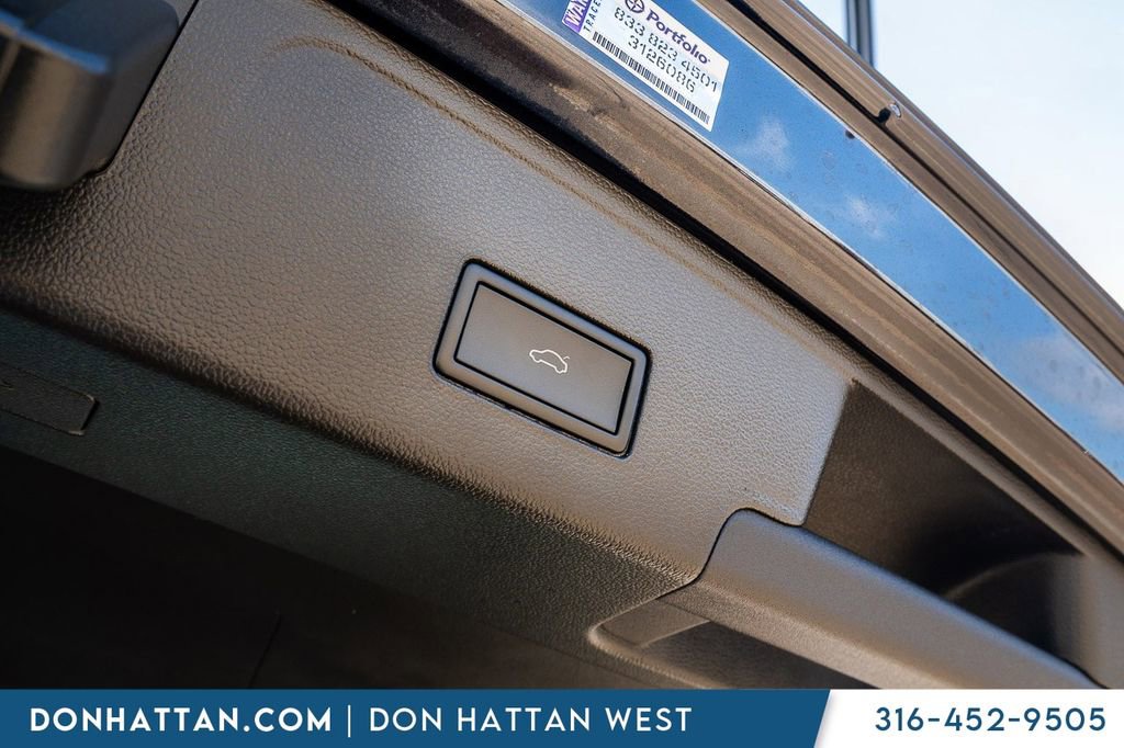 Used 2024 Volkswagen Atlas Cross Sport SE FWD image 28