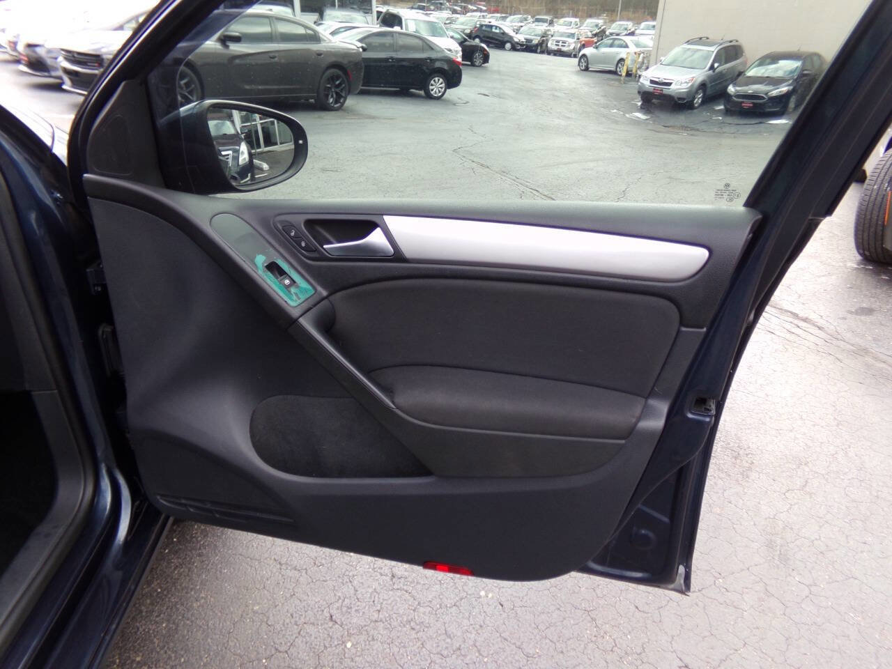 Used 2013 Volkswagen Golf TDI image 23
