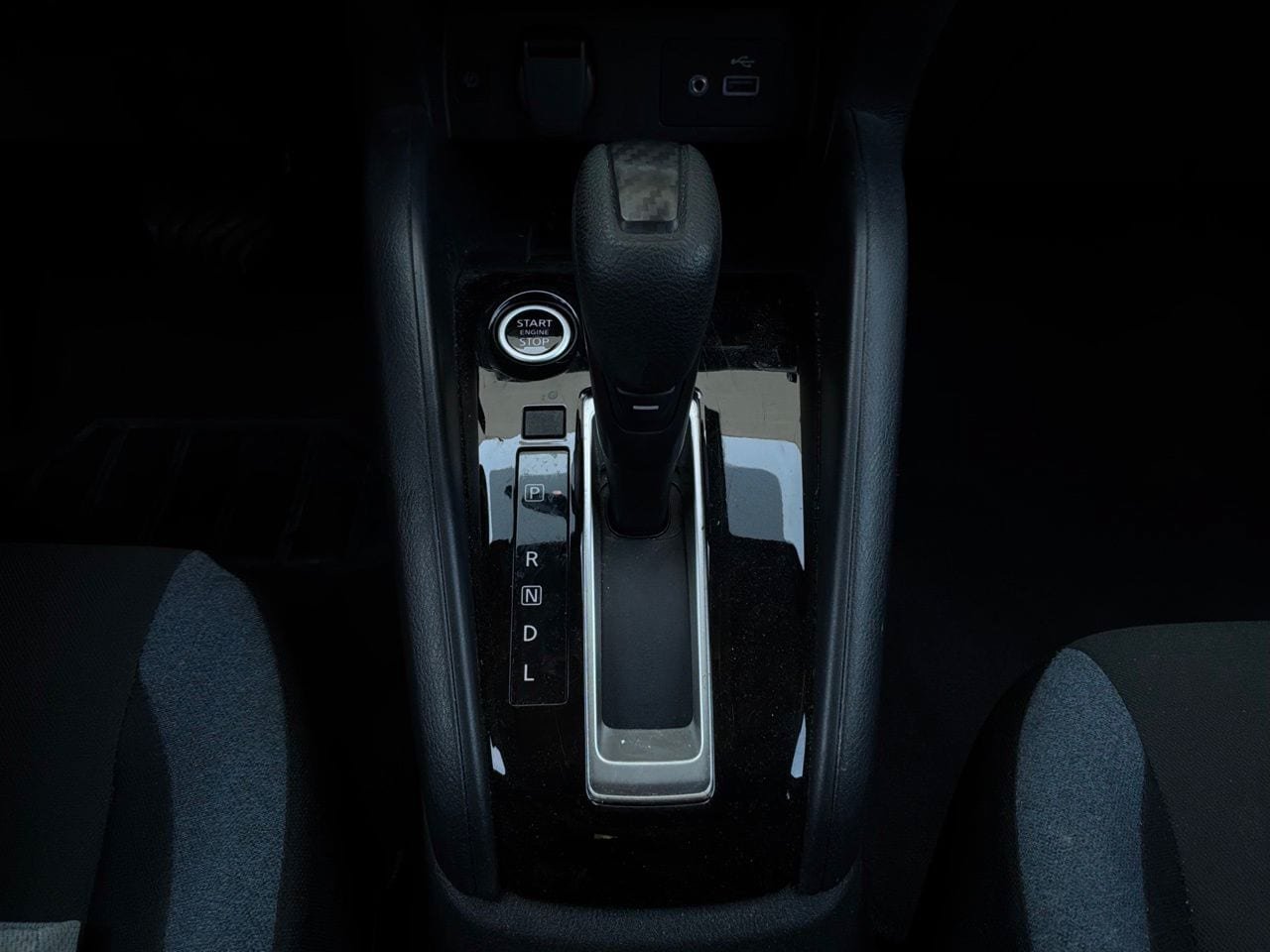 Used 2025 Nissan Versa SV w/ Trunk Package FWD image 24