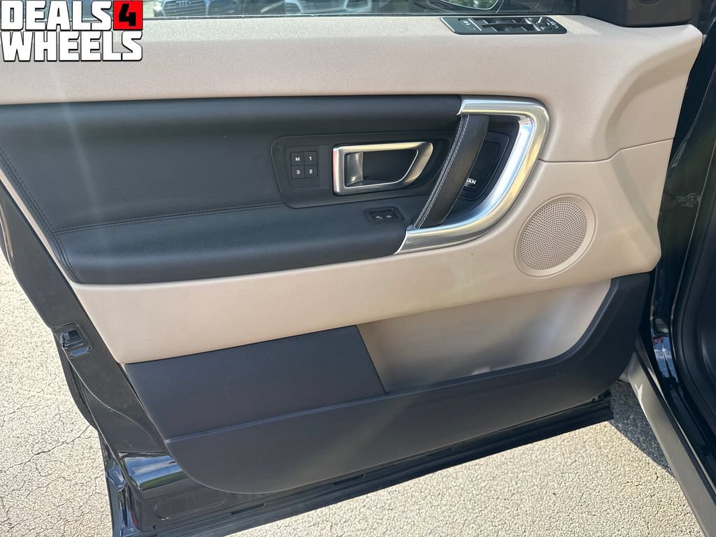 Used 2019 Land Rover Discovery Sport AWD/4WD image 10