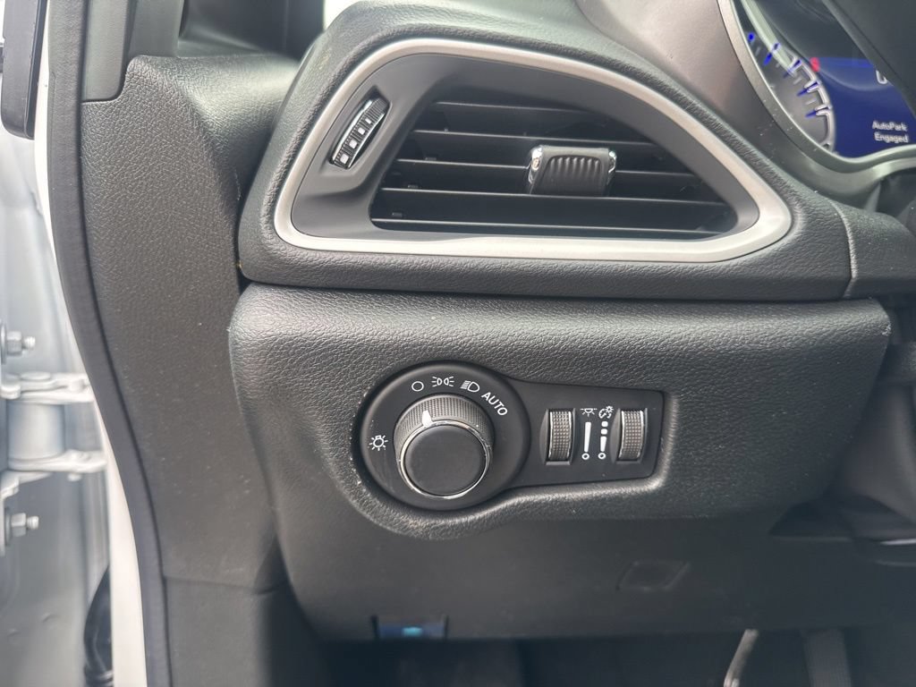 New 2026 Chrysler Voyager LX FWD image 24