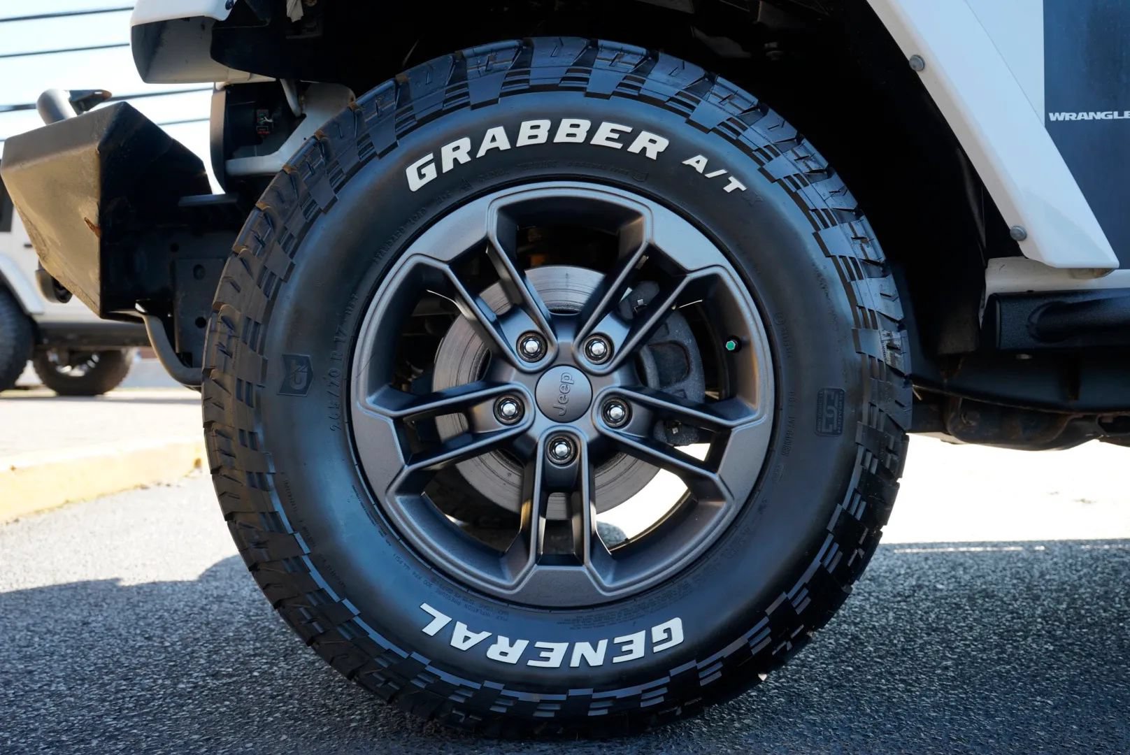 Used 2018 Jeep Wrangler Sport AWD/4WD image 15