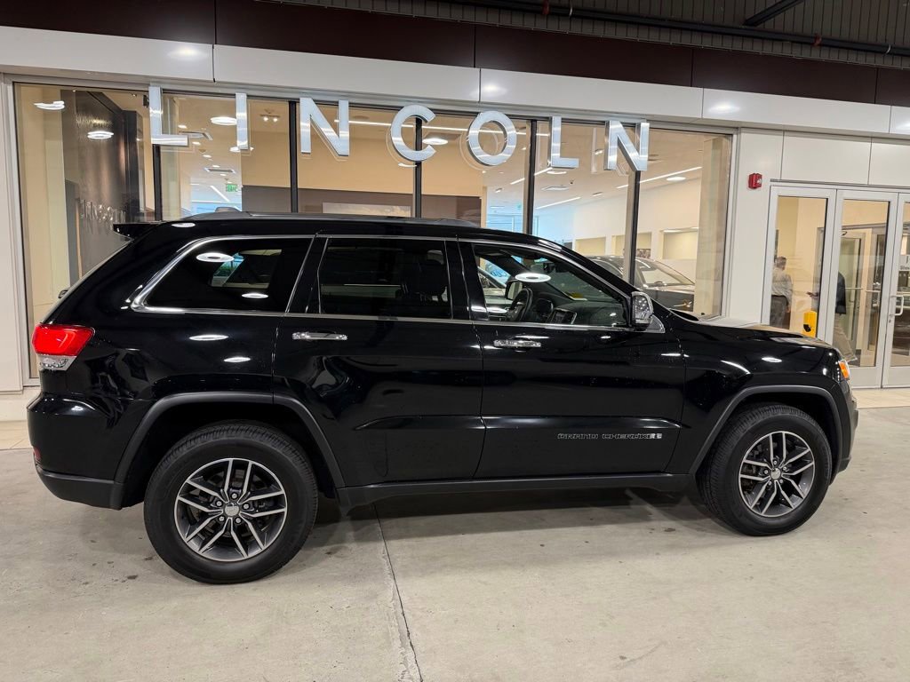 Used 2018 Jeep Grand Cherokee Limited AWD/4WD image 4
