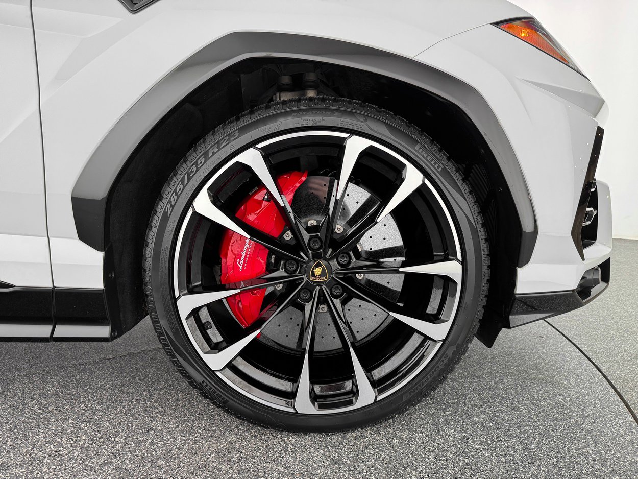 Used 2021 Lamborghini Urus image 37