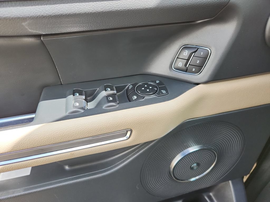 Used 2024 Ford Expedition Limited RWD image 5