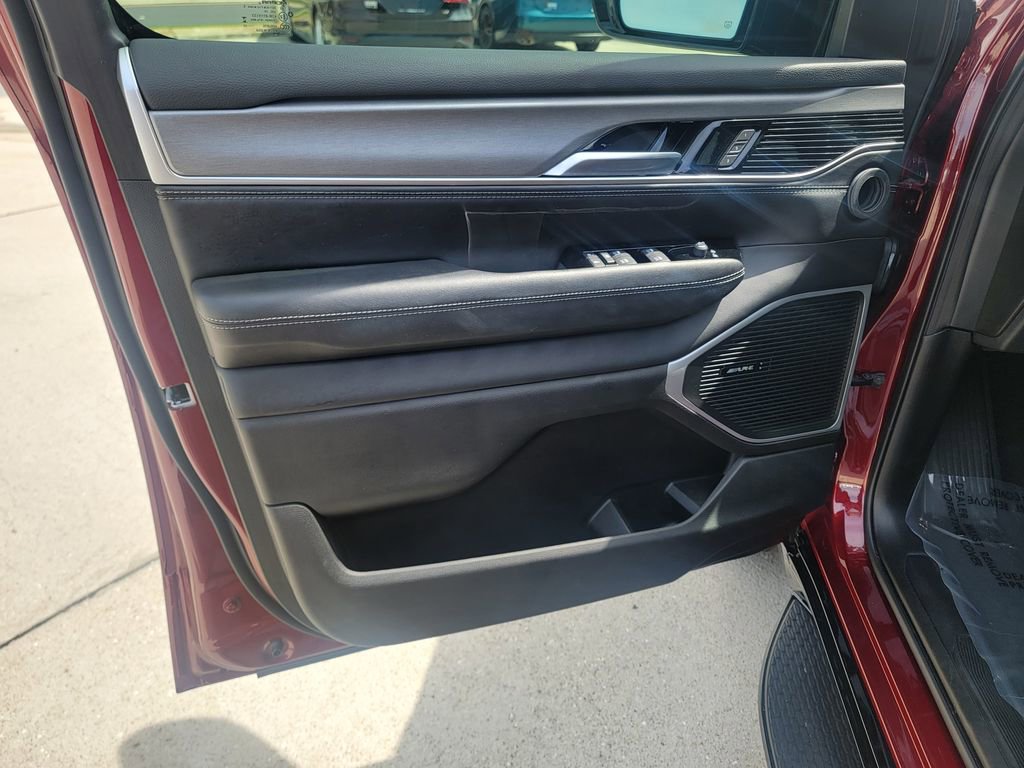 Used 2025 Jeep Wagoneer Series II image 10